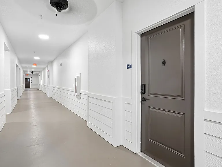 6-web-or-mls-4555 Grv Spgs Cir-Unit 107-S1605-006