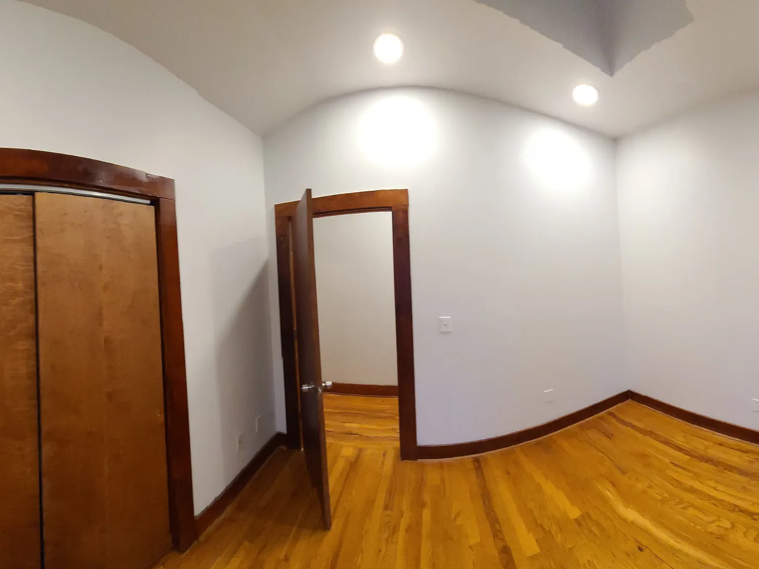 2 bed, 850 sqft, $1,900 — Photo 4