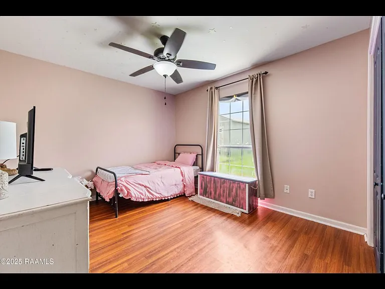1413 Montagne St — Photo 18