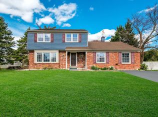 371 Overlook Dr, Warminster, PA 18974