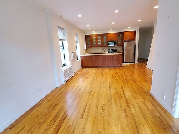 5th image of 23-63 Crescent St #2