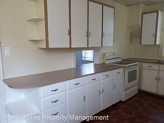 3rd image of 16 S Lincoln Ave APT 1