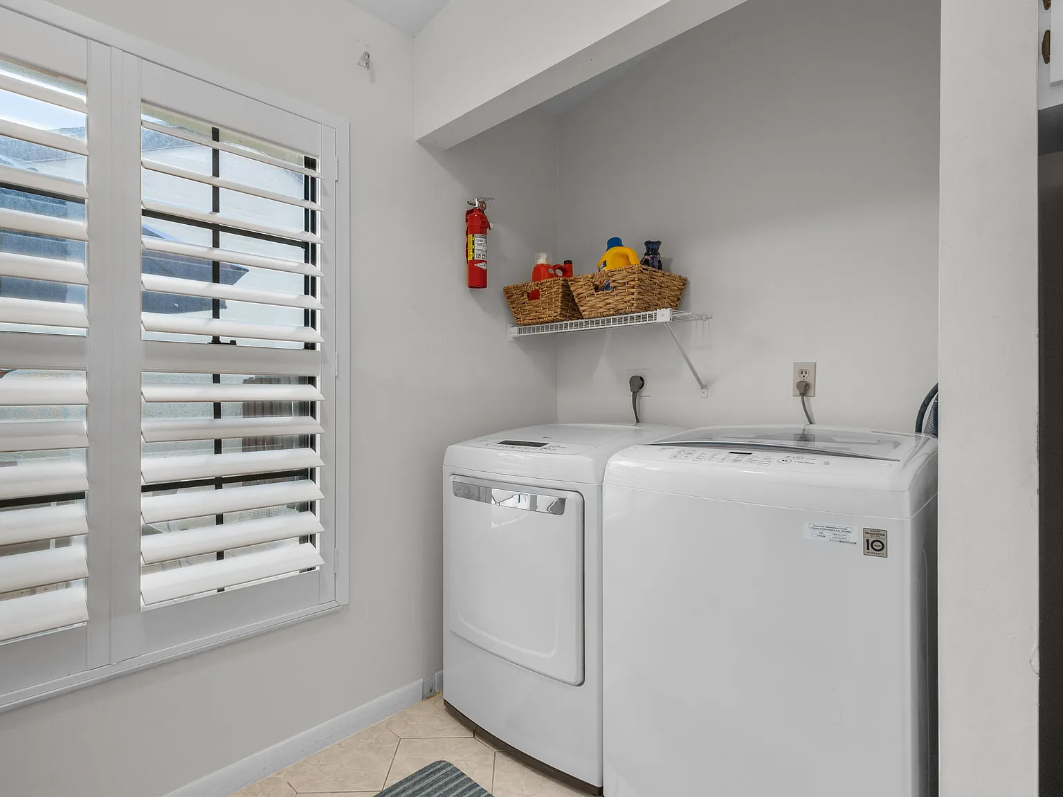 2 bed, 2.0 bath, 1170 sqft, $2,400 — Photo 3