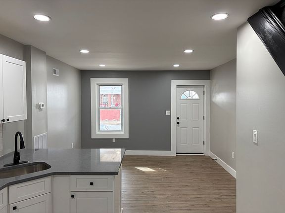 2nd image of 505 W Vine St