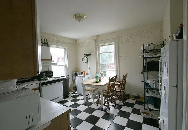 80 Linden St — Photo 9