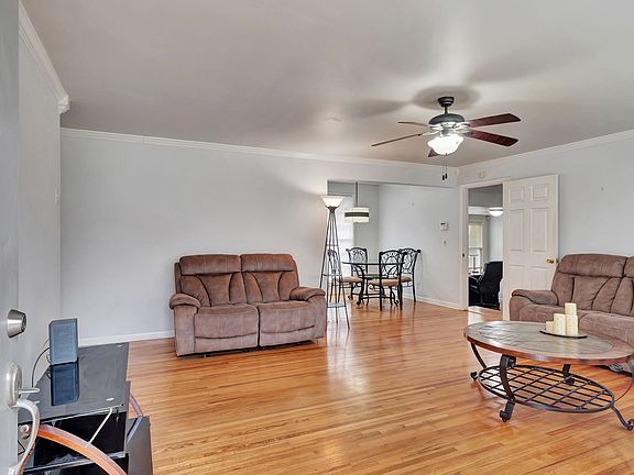 4th image of 304 Belaire Dr