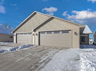 1626 Stanton Cir, Appleton, WI 54915