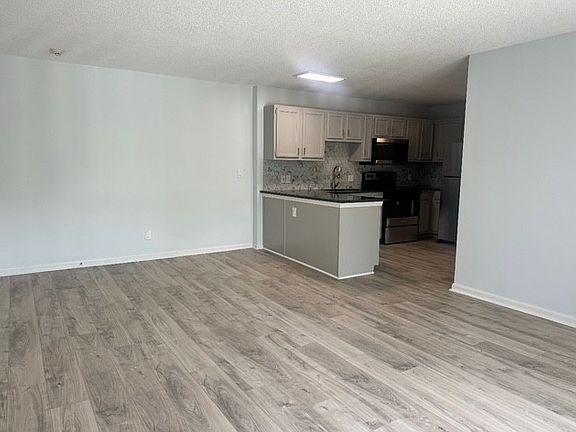 4th image of 3141 Werk Rd APT 2
