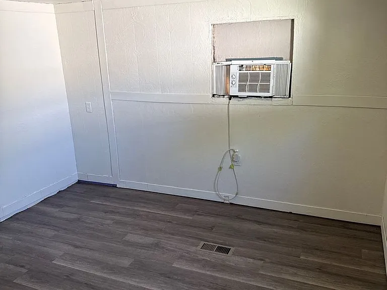413 Iris Dr #50 — Photo 4