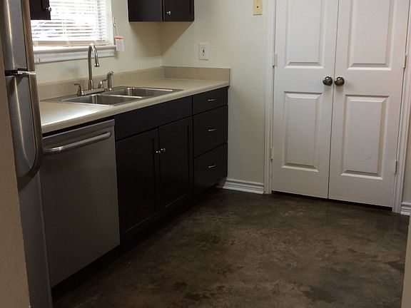 3rd image of 478 Shady Bluff Dr #478