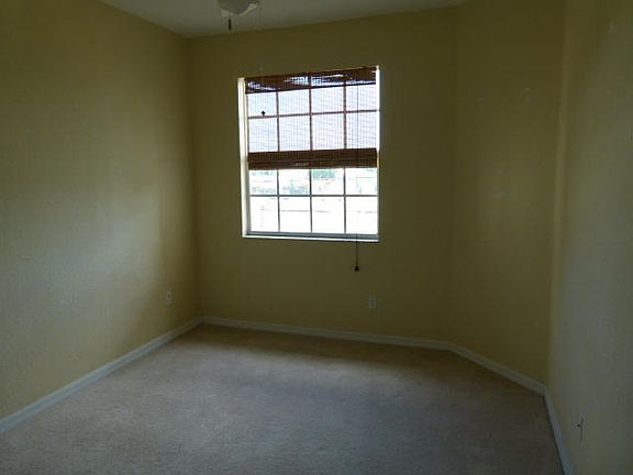 4th image of 1015 E Ventnor Avenue Unit 3f