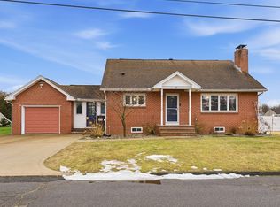 25 Dale St, Ludlow, MA 01056