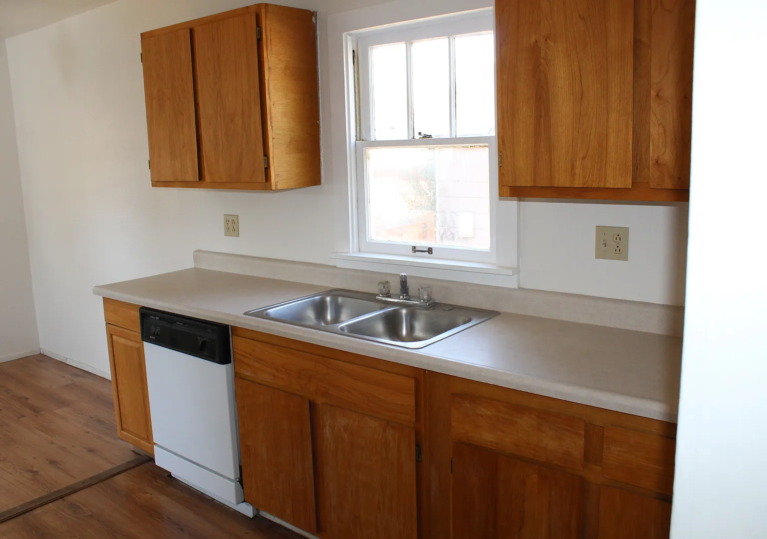 2344 Orchard Ave — Photo 4