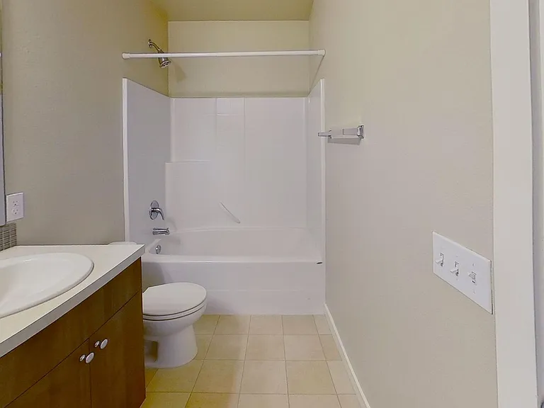 5024 Woodbine Dr SW — Photo 12