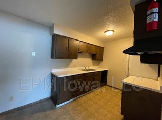1047 Langley Rd APT 1, Waterloo, IA 50702