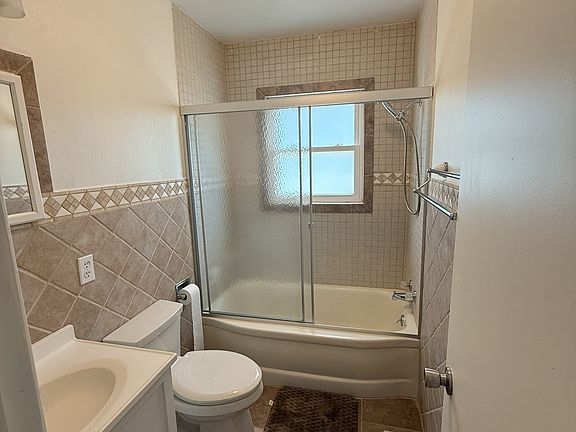 4th image of 3029 Grand Ave