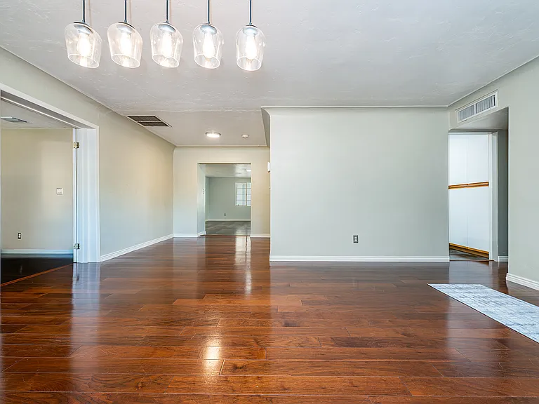 2827 E La Cienega Pl — Photo 13