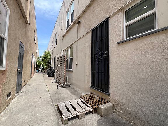 3rd image of 932 E 2nd St Unit 7