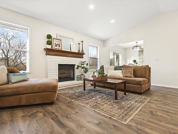 4th image of 4144 Westridge Dr