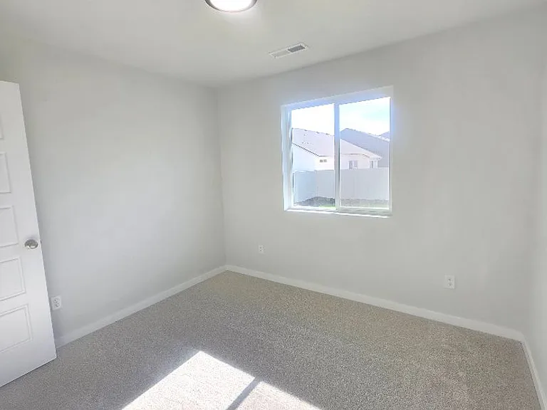 15276 Fuchsia Ave — Photo 17