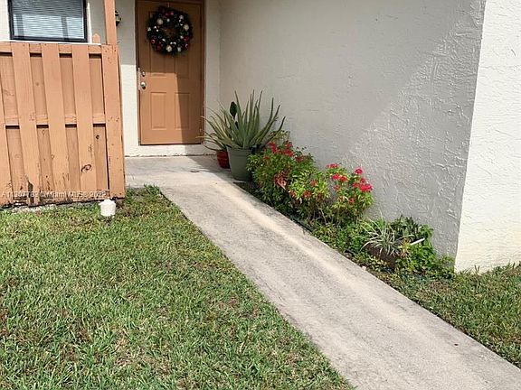 4th image of 10925 NW 29th Pl #10925