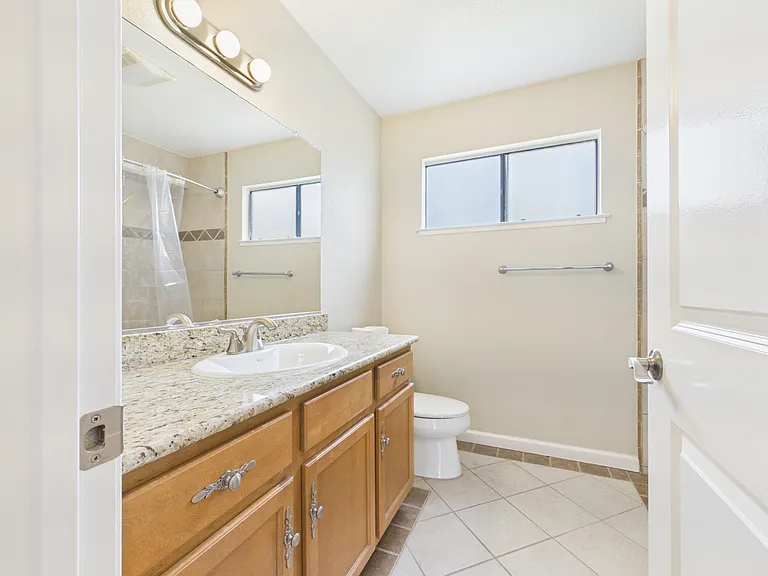 300 Glenwood Cir #265 — Photo 8