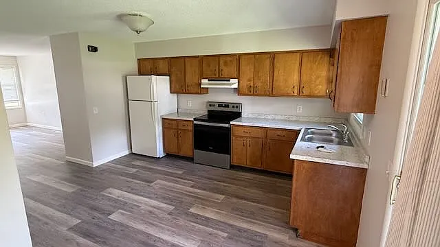 2 bed, 950 sqft, $1,295 — Photo 2