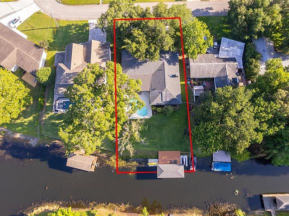 4th image of 2810 Overlake Ave