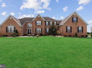 9 Sherwood Ln, Columbus, NJ 08022