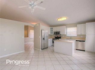 1511 NW 157th Ave, Pembroke Pines, FL 33028