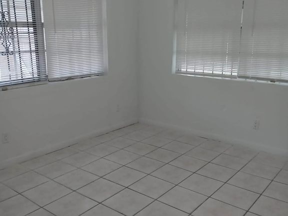 4th image of 2320 NW 102nd St #1