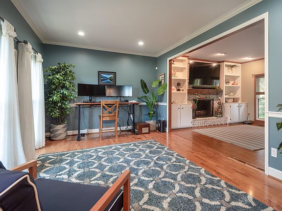 4th image of 5013 Venetian Way