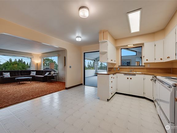 4th image of 1412 Park Drive