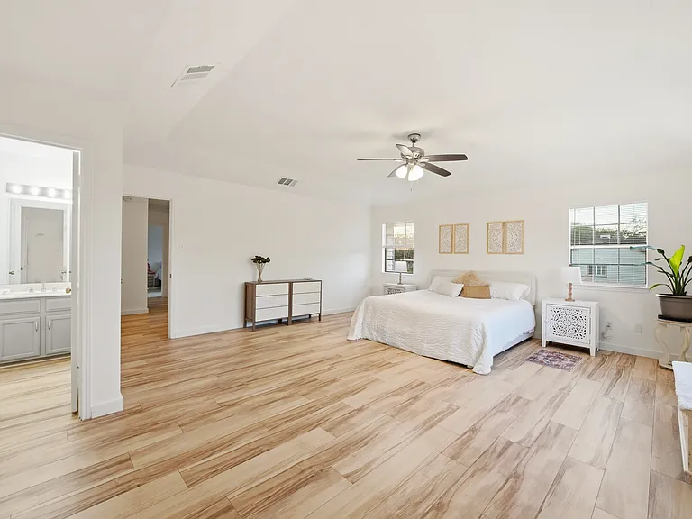 12901 Silver Creek Dr — Photo 43
