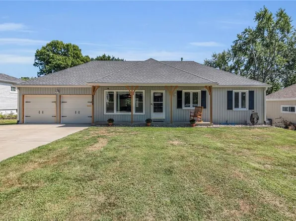 5209 N Flora Ave, Kansas City, MO 64118