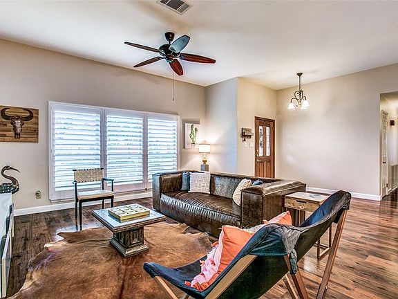 4th image of 340 Plantation Dr