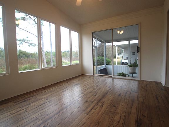 4th image of 146 Glen Este Blvd