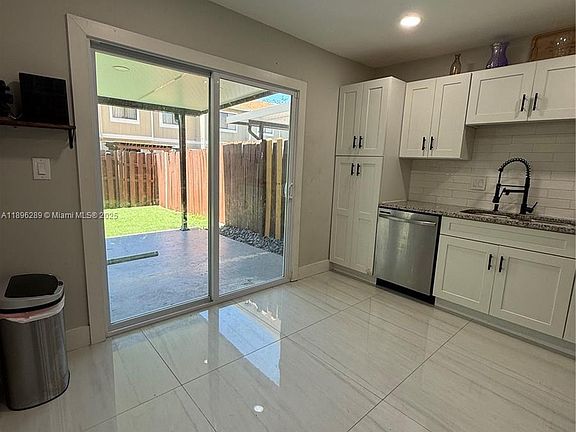 3rd image of 11058 NW 38th St