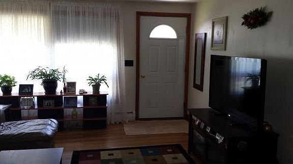 2nd image of 14A King St