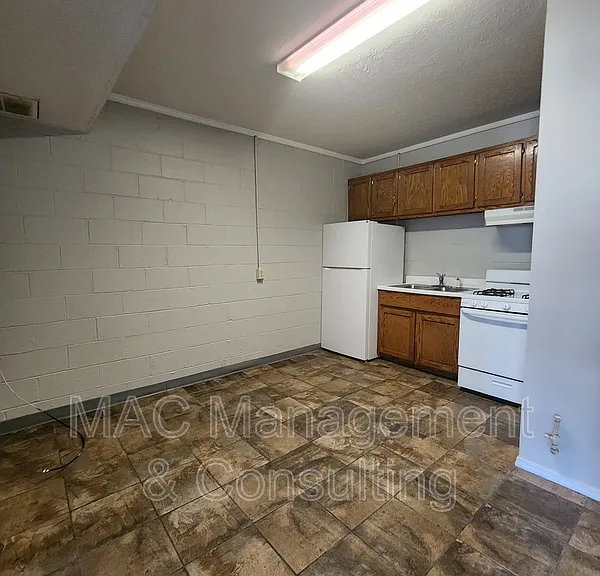 1325 Virginia Ave #B2 — Photo 2
