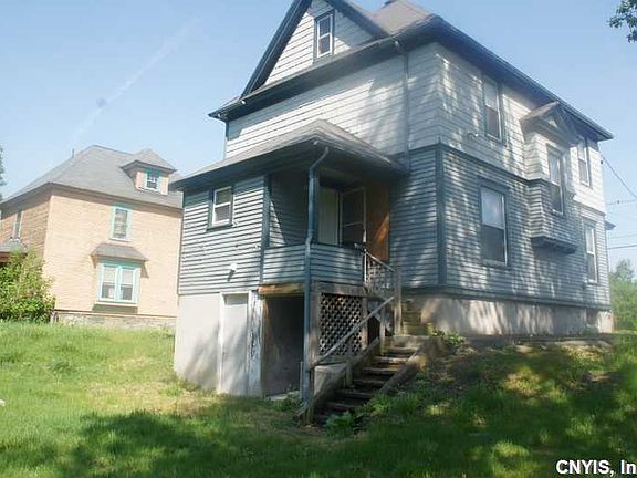 2nd image of 115 W Corning Ave