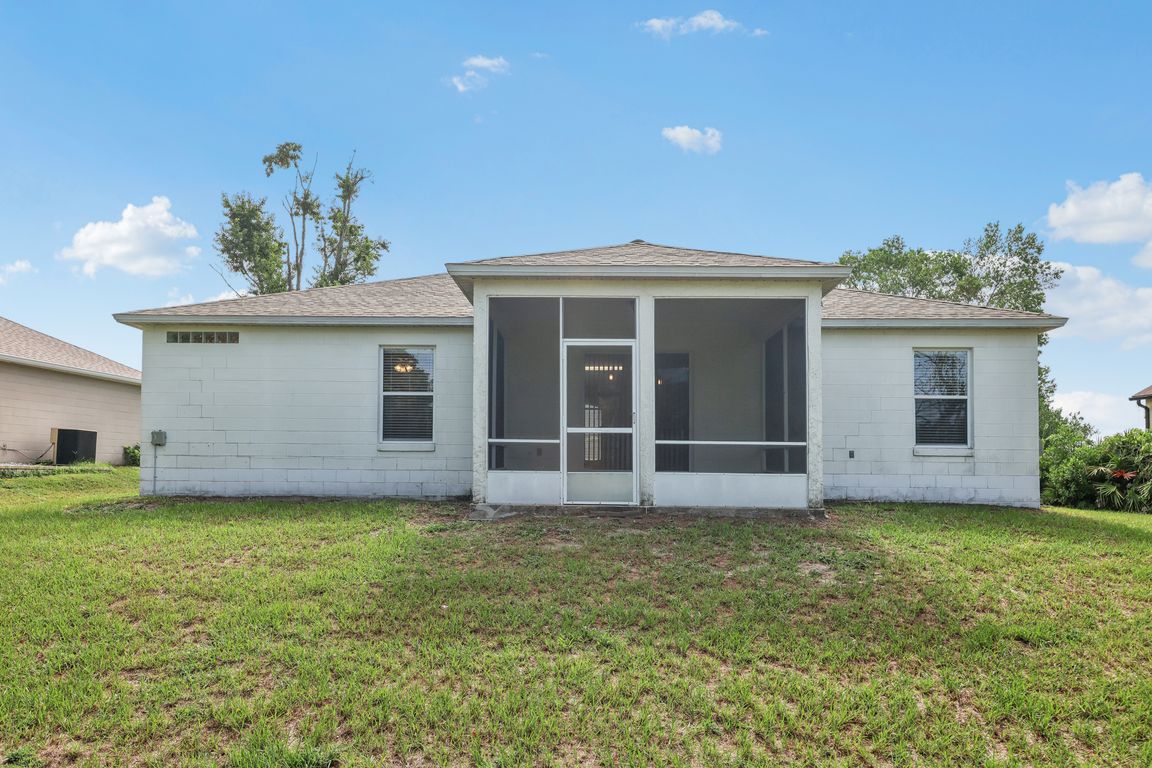 Worthington Dr-S1107-029.jpg
