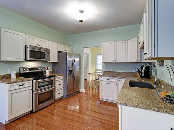 4th image of 900 Mac Arthur Dr