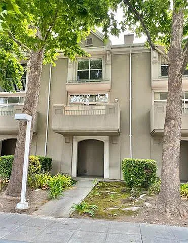 315 Dunsmuir Ter #5