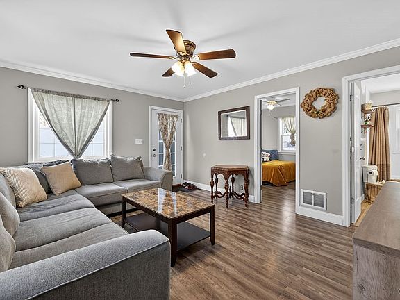 5th image of 1101 Sidney St