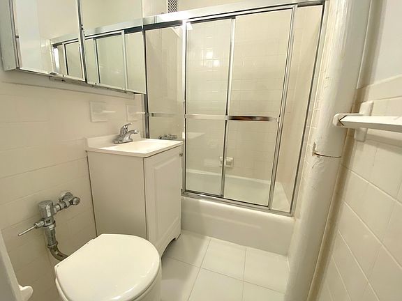 4th image of 226 E 74th St APT 2F