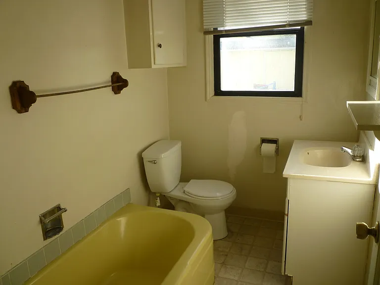 2291 Santa Clara Ave — Photo 5
