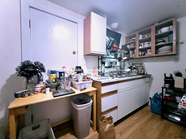 76 College Ave #R — Photo 20