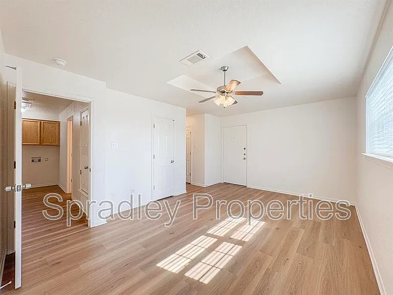 130 Lacey Lou Ln — Photo 11