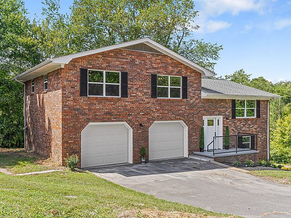 2nd image of 1112 Charwood Ln